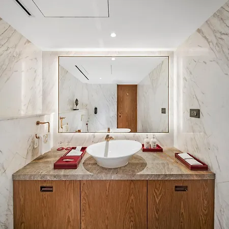 Radisson Blu Hotel & Suites Grt Chennai Exterior photo Bathroom