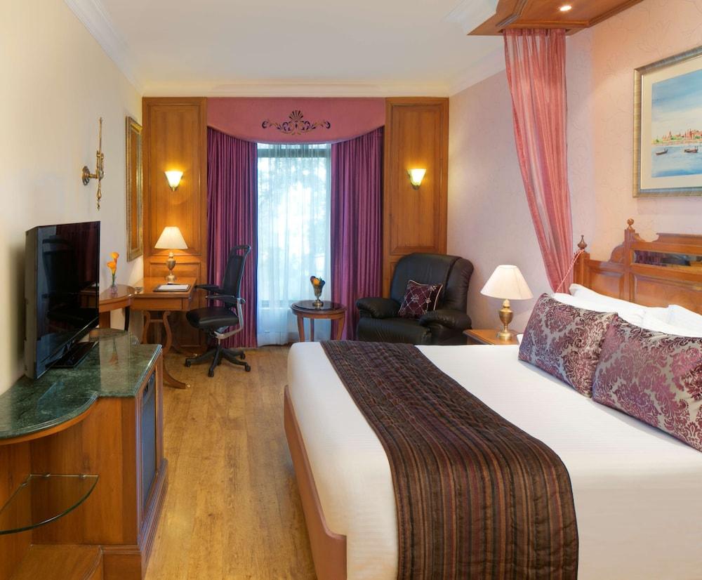 Radisson Blu & Grt होटल 5*